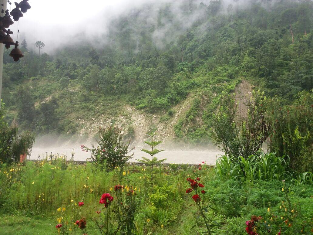 Отель Anand Ganga Uttarkashi Экстерьер фото